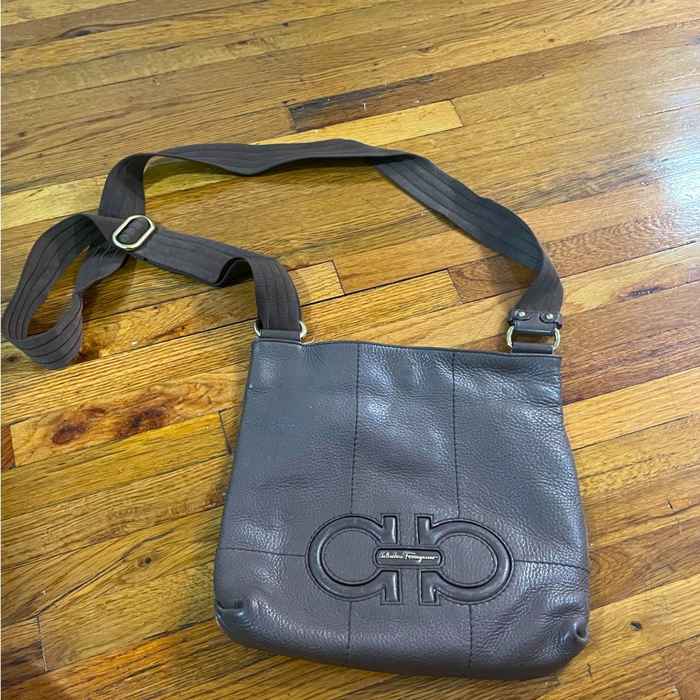 Salvatore Ferragamo Cross Body Leather Bag. 450$ OR BEST OFFER.